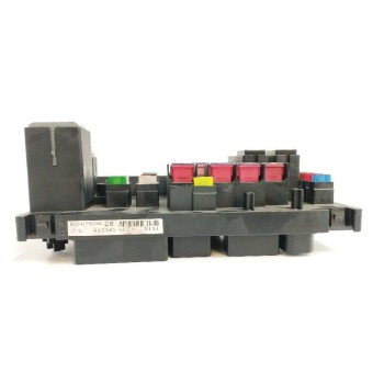 Recambio de caja reles / fusibles para subaru impreza g12 2.0 diesel cat referencia OEM IAM 82241FG030  