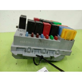 Recambio de caja reles / fusibles para fiat punto berlina (188) 1.3 jtd classic referencia OEM IAM 46835603  