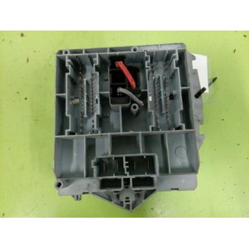 Recambio de caja reles / fusibles para fiat punto berlina (188) 1.3 jtd classic referencia OEM IAM 46835603  