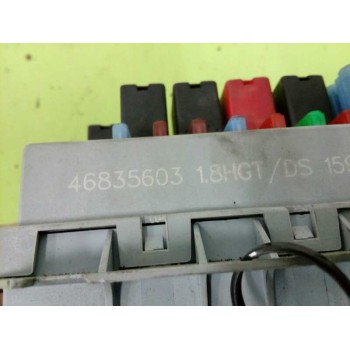 Recambio de caja reles / fusibles para fiat punto berlina (188) 1.3 jtd classic referencia OEM IAM 46835603  