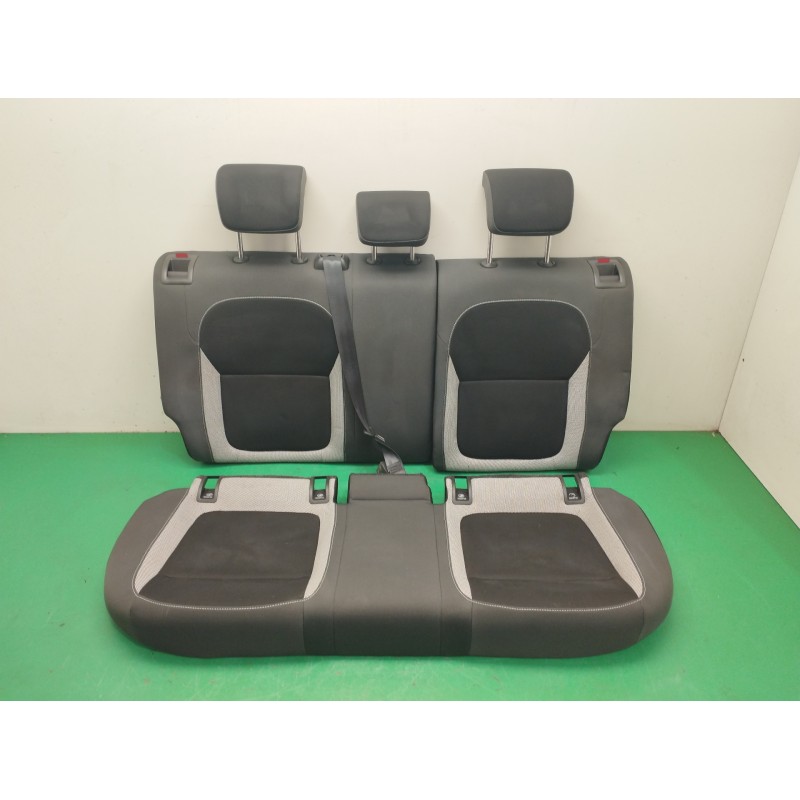 Recambio de asientos traseros para skoda fabia combi 1.0 mpi referencia OEM IAM   
