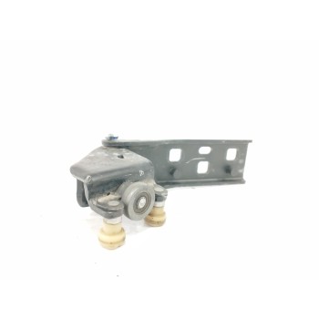 Recambio de soporte / guia puerta corredera para fiat talento kasten (296) 2.0 dci referencia OEM IAM 777645238R CENTRAL 9345171