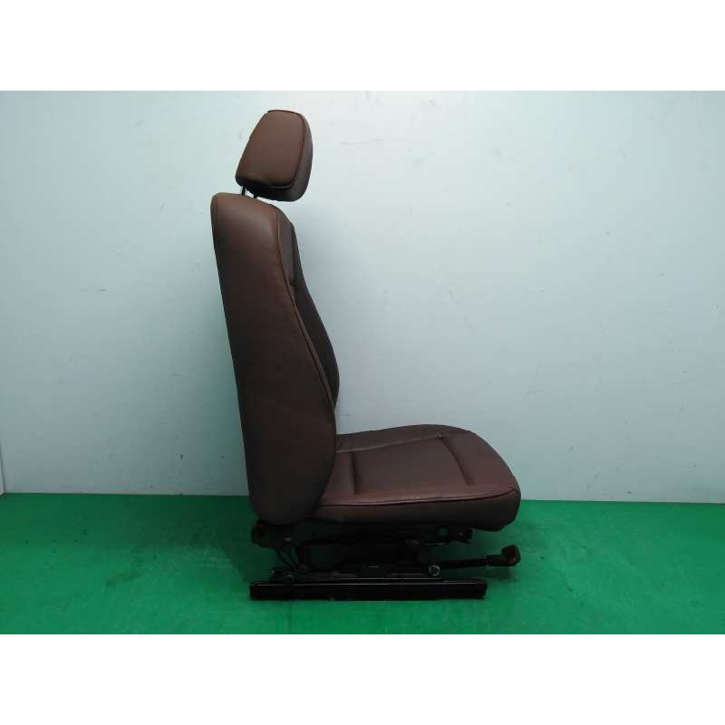 ASIENTO DELANTERO IZQUIERDO