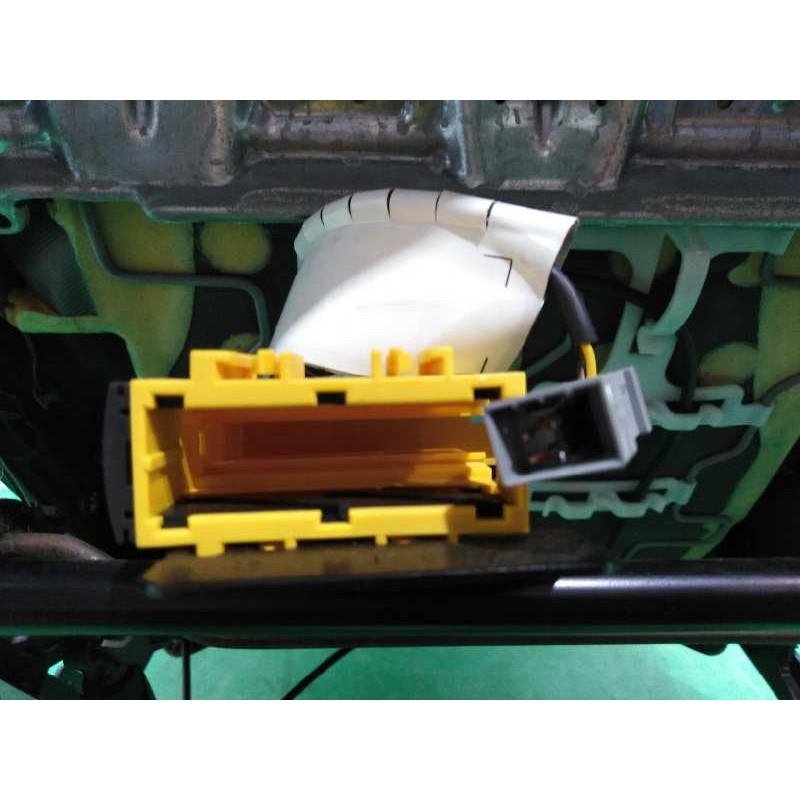 ASIENTO DELANTERO IZQUIERDO