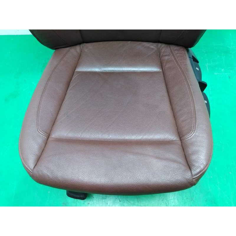 ASIENTO DELANTERO IZQUIERDO