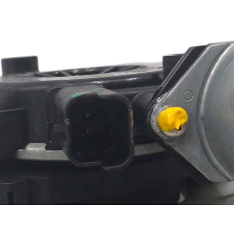 ELEVALUNAS TRASERO DERECHO