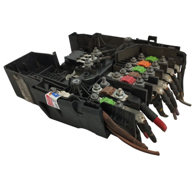 CAJA RELES / FUSIBLES