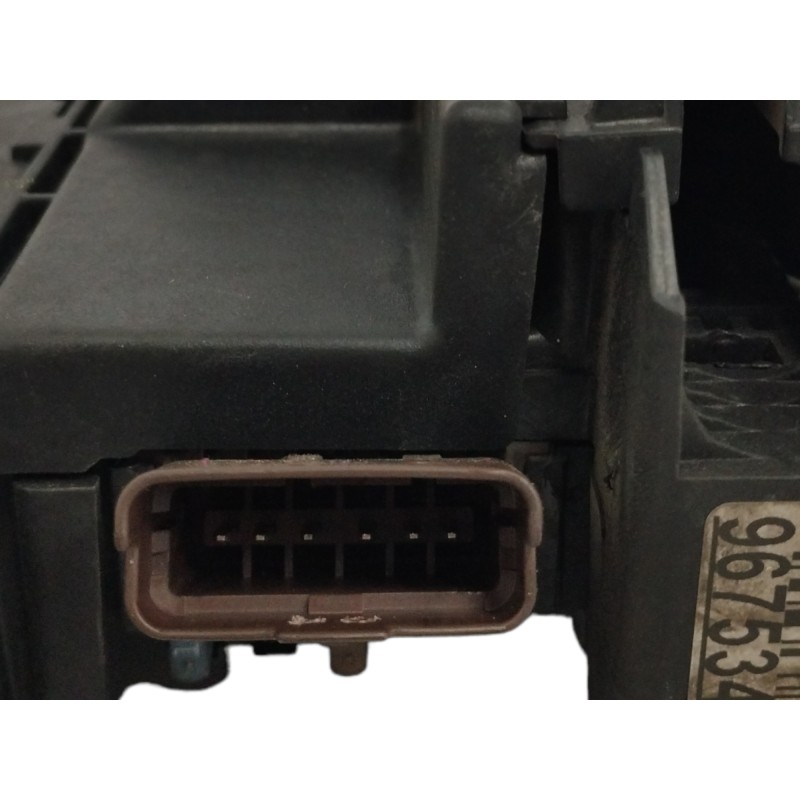 CAJA RELES / FUSIBLES