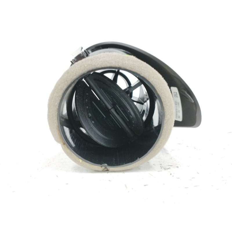 REJILLA AIREADORA TRASERA DEL APOYABRAZOS