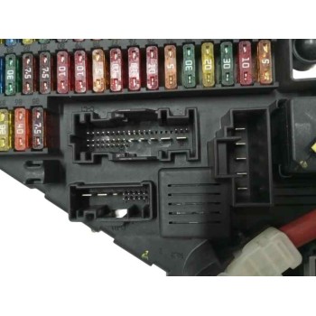 Recambio de caja reles / fusibles para bmw serie 5 berlina (e60) 3.0 turbodiesel cat referencia OEM IAM 690661804 518956024 
