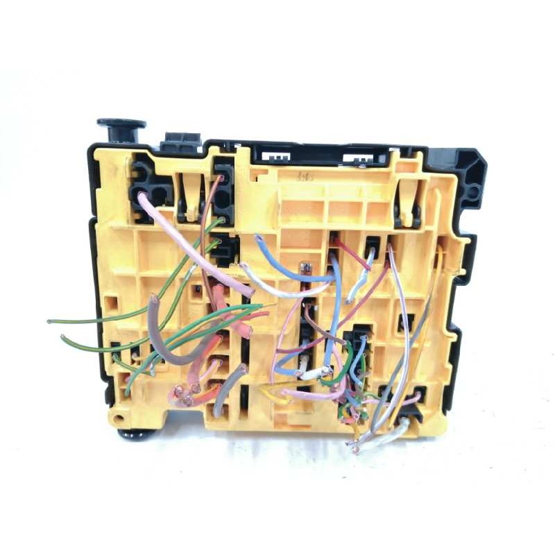 CAJA RELES / FUSIBLES OBSERVAR FOTOS