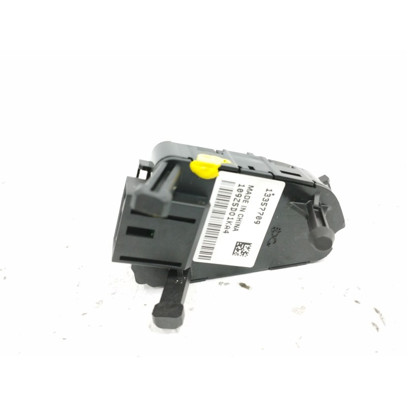Recambio de mando volante para opel adam 1.4 16v referencia OEM IAM 13357709 LADO IZQUIERDO 