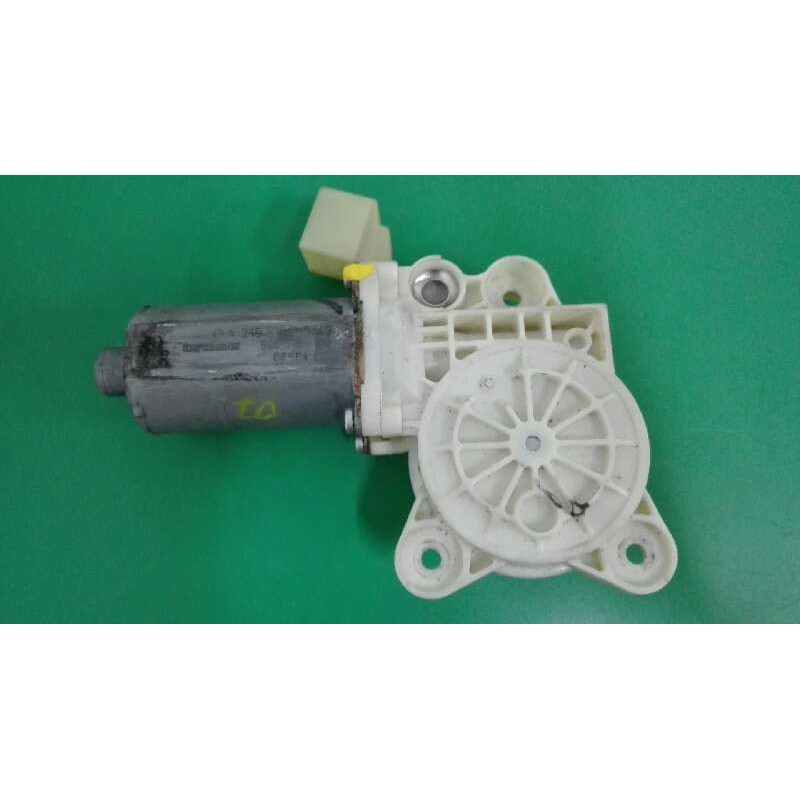 Recambio de motor elevalunas trasero derecho para mercedes-benz clase cls (w219) 320 cdi (219.322) referencia OEM IAM A219820064