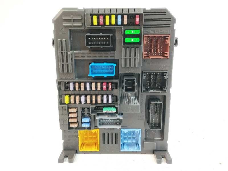 Recambio de caja reles / fusibles para opel mokka 1.2 elegance [1,2 ltr. - 74 kw] referencia OEM IAM 9832880380  