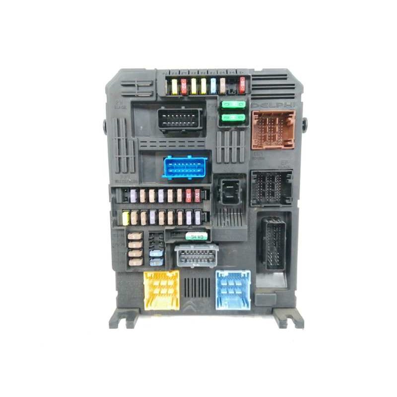 CAJA RELES / FUSIBLES