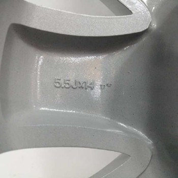 Recambio de llanta para chevrolet aveo lt referencia OEM IAM 96268556 5,5JX14 ET49 DAEWOO NUBIRA