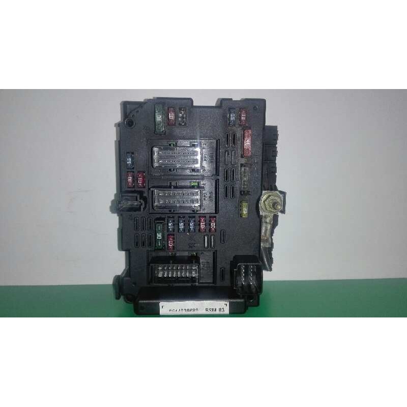 Recambio de caja reles / fusibles para peugeot 206 berlina xt referencia OEM IAM 9644038680  