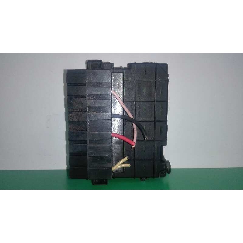 CAJA RELES / FUSIBLES