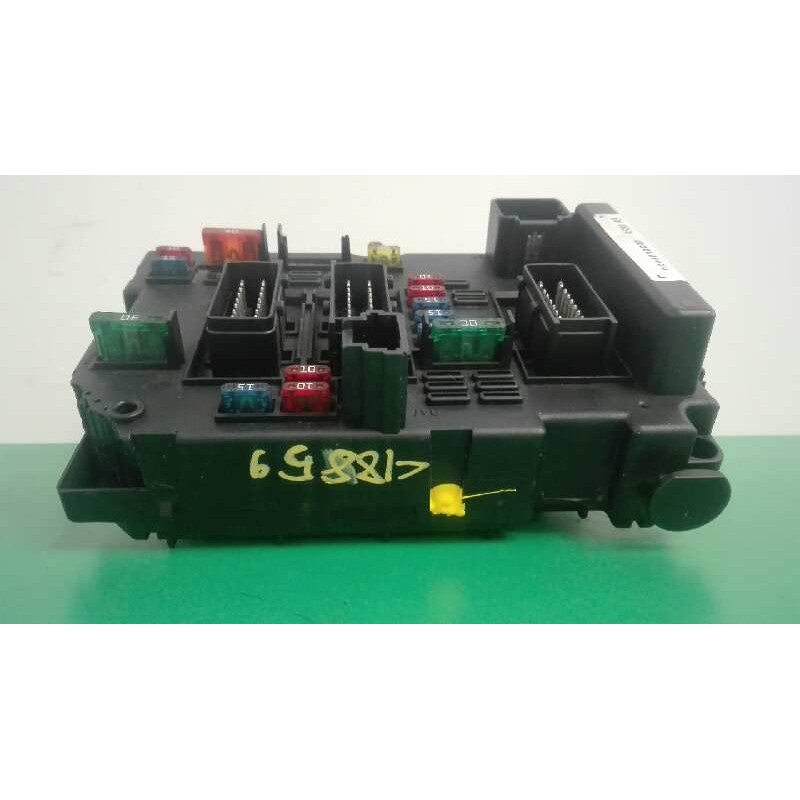 CAJA RELES / FUSIBLES