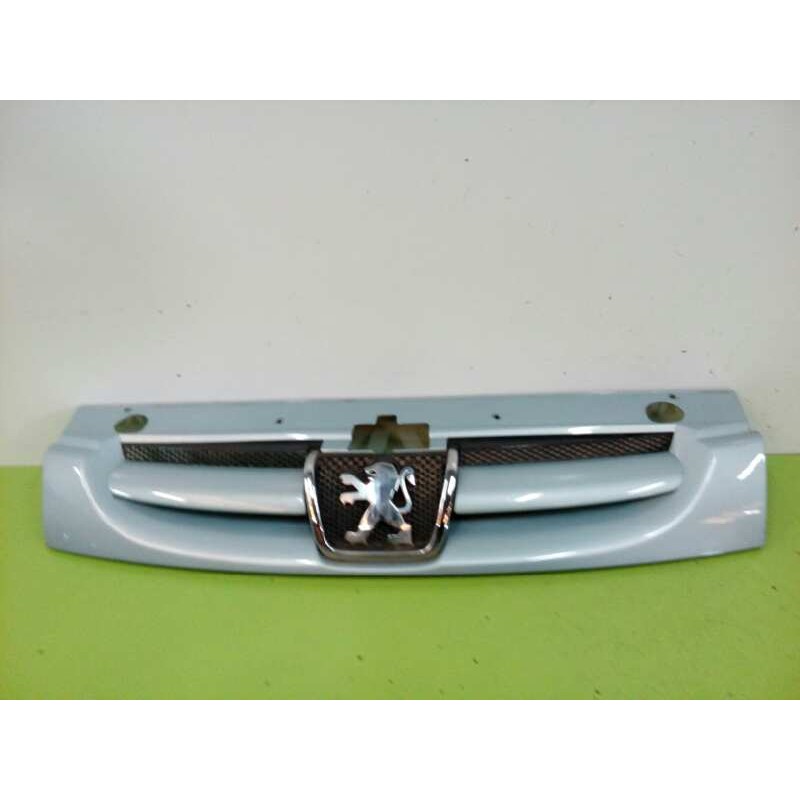 Recambio de rejilla delantera para peugeot partner (s2) combi plus referencia OEM IAM 9644758777  