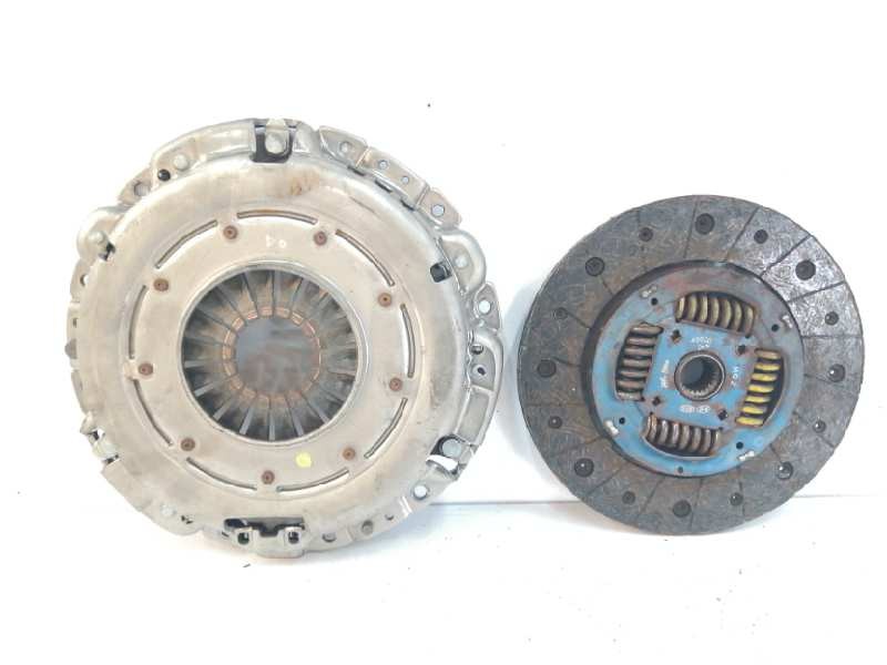 Recambio de kit embrague para hyundai h 1 2.5 crdi cat referencia OEM IAM 49630  