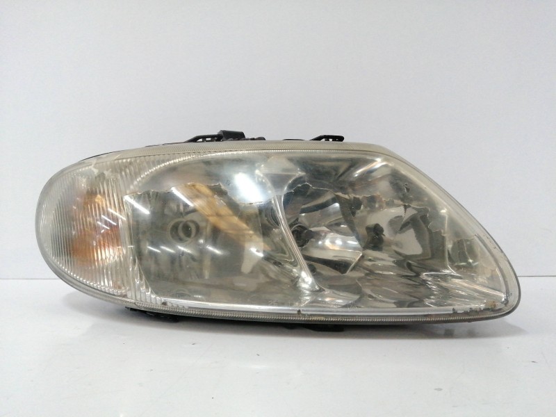 Recambio de faro derecho para chrysler voyager (rg) 2.5 crd cat referencia OEM IAM 04857702AB PARA PULIR 