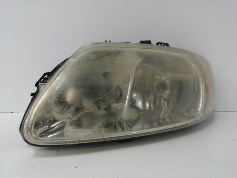 Recambio de faro izquierdo para chrysler voyager (rg) 2.5 crd cat referencia OEM IAM 04857703AB 5870100000 PATA DAÑADA