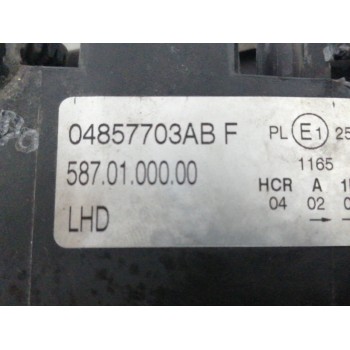 Recambio de faro izquierdo para chrysler voyager (rg) 2.5 crd cat referencia OEM IAM 04857703AB 5870100000 PATA DAÑADA