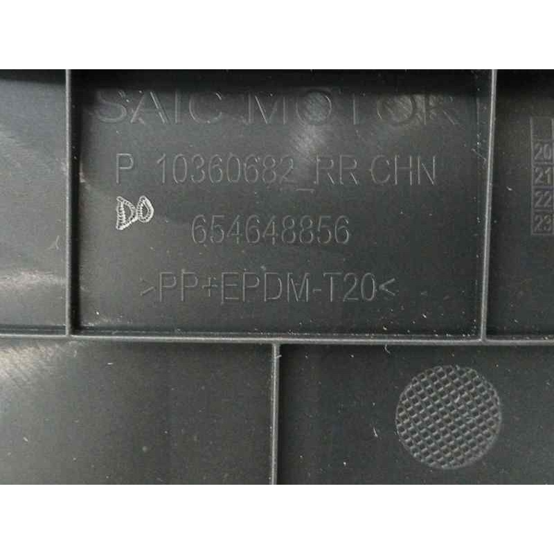 GUARNECIDO PUERTA TRASERA DERECHA