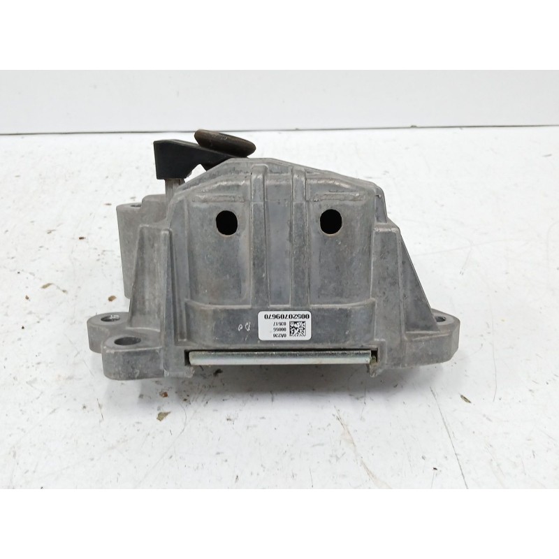 Recambio de soporte motor derecho para jeep renegade suv (bu, b1, bv) 1.6 crd referencia OEM IAM 00520709670  