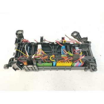 CAJA RELES / FUSIBLES A2465402614 A2455402714 