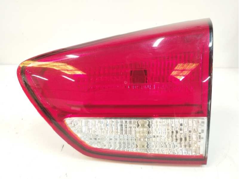 Recambio de piloto trasero derecho interior para kia carens ( ) 1.7 crdi cat referencia OEM IAM 92404A4010 Recambio de piloto trasero derecho interior para kia carens ( ) 1.7 crdi cat referencia OEM IAM 92404A4010