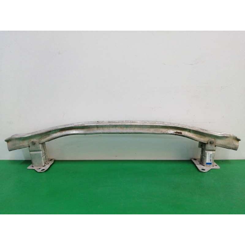 Recambio de refuerzo paragolpes delantero para renault scenic ii 1.6 16v referencia OEM IAM 820009911  