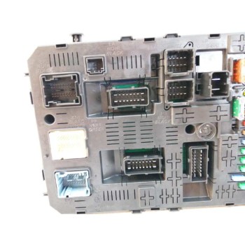 Recambio de caja reles / fusibles para peugeot 3008 1.6 hdi fap referencia OEM IAM 281197595  