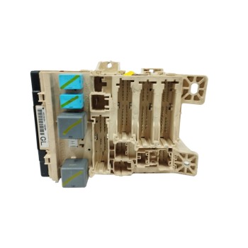 CAJA RELES / FUSIBLES 