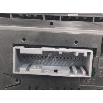 Recambio de pantalla multifuncion para opel astra h berlina 1.6 16v referencia OEM IAM 13111165 102487000 