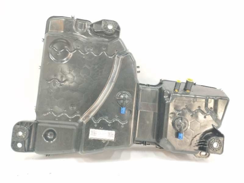 Recambio de deposito adblue para audi q3 sportback (f3n) 35 tdi s line referencia OEM IAM 5QF131877L Recambio de deposito adblue para audi q3 sportback (f3n) 35 tdi s line referencia OEM IAM 5QF131877L