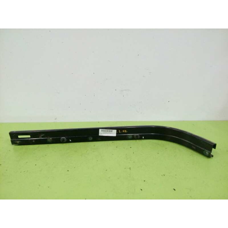 Recambio de soporte / guia puerta corredera para peugeot partner tepee active 1.2 pure tech 110 referencia OEM IAM 9684585680 LA