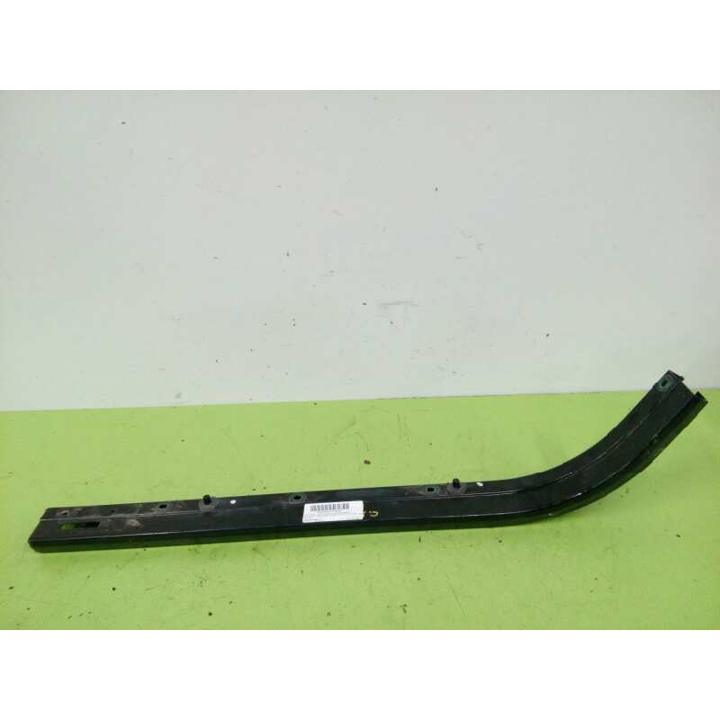 Recambio de soporte / guia puerta corredera para peugeot partner tepee active 1.2 pure tech 110 referencia OEM IAM 9684585580 LA