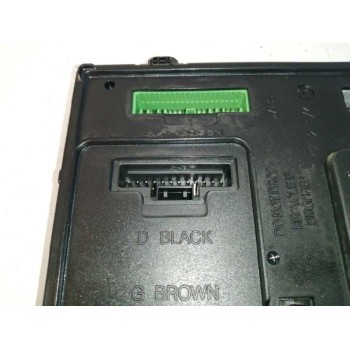 Recambio de caja reles / fusibles para renault megane iii berlina 5 p 1.2 16v referencia OEM IAM 284B17288R S180098501 