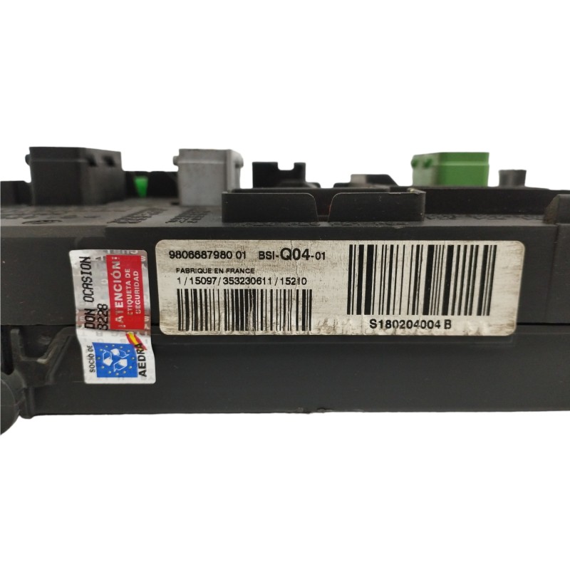 CAJA RELES / FUSIBLES S180204004B