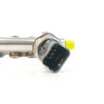 Recambio de rampa inyectora para renault megane iii berlina 5 p 1.2 16v referencia OEM IAM 175204385R  