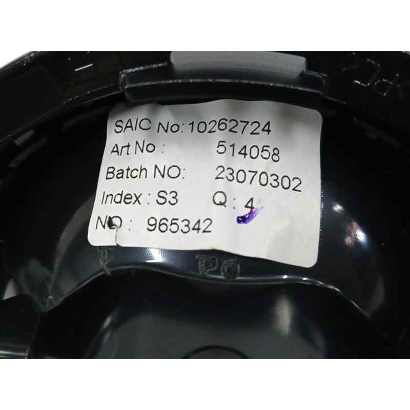 REJILLA AIREADORA LADO IZQUIERDO