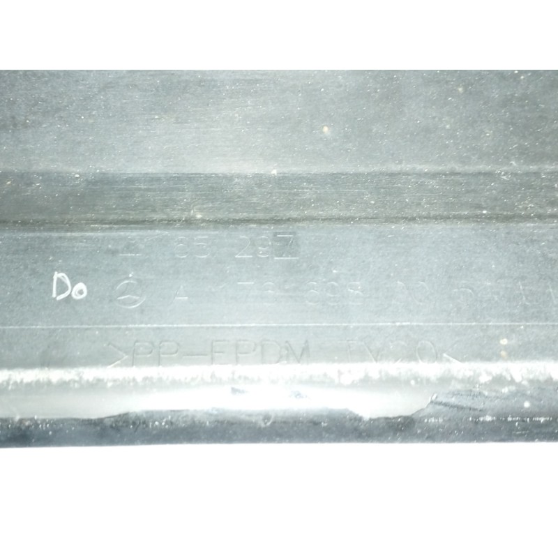 FALDON LATERAL LADO IZQUIERDO