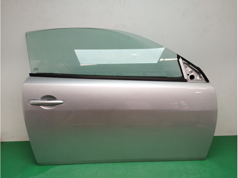 Recambio de puerta delantera derecha para renault megane ii coupe/cabrio 1.6 16v referencia OEM IAM 7751474926 OBSERVAR FOTOS 
