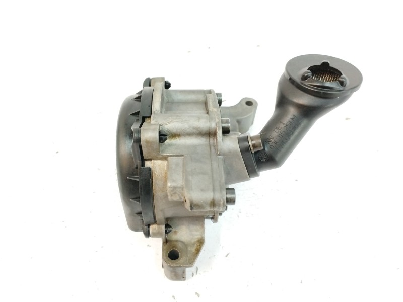 Recambio de bomba aceite para volkswagen golf vi (5k1) sport referencia OEM IAM 03C103669E  