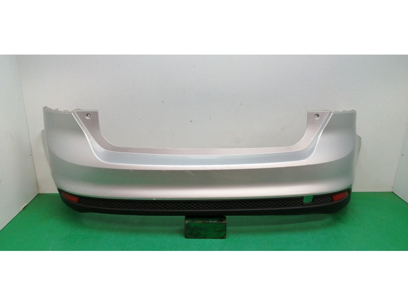 Recambio de paragolpes trasero para ford focus lim. (cb8) trend referencia OEM IAM BM51A17906A  