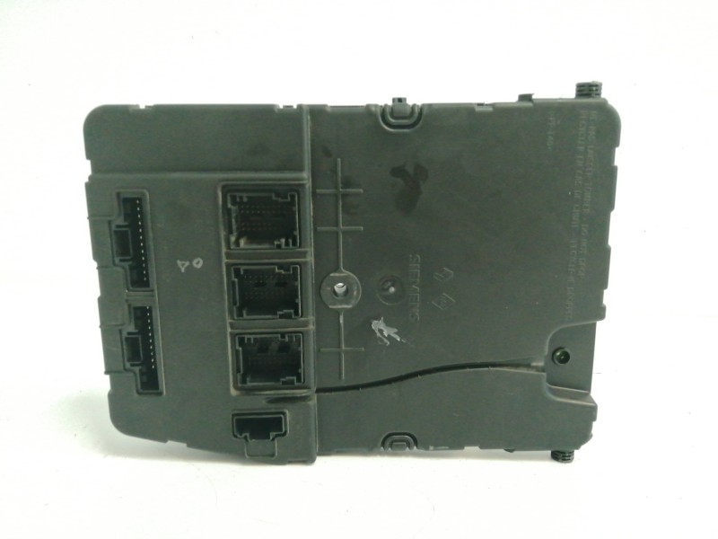 Recambio de caja reles / fusibles para renault scenic ii 1.5 dci diesel referencia OEM IAM 8200606826 S118400150H 
