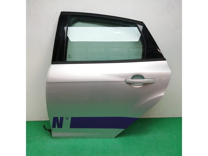 Recambio de puerta trasera izquierda para ford focus lim. (cb8) trend referencia OEM IAM 2164166 OBSERVAR FOTOS 
