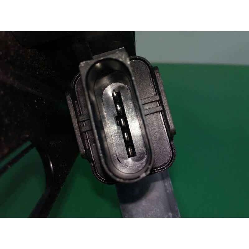 ELEVALUNAS DELANTERO IZQUIERDO